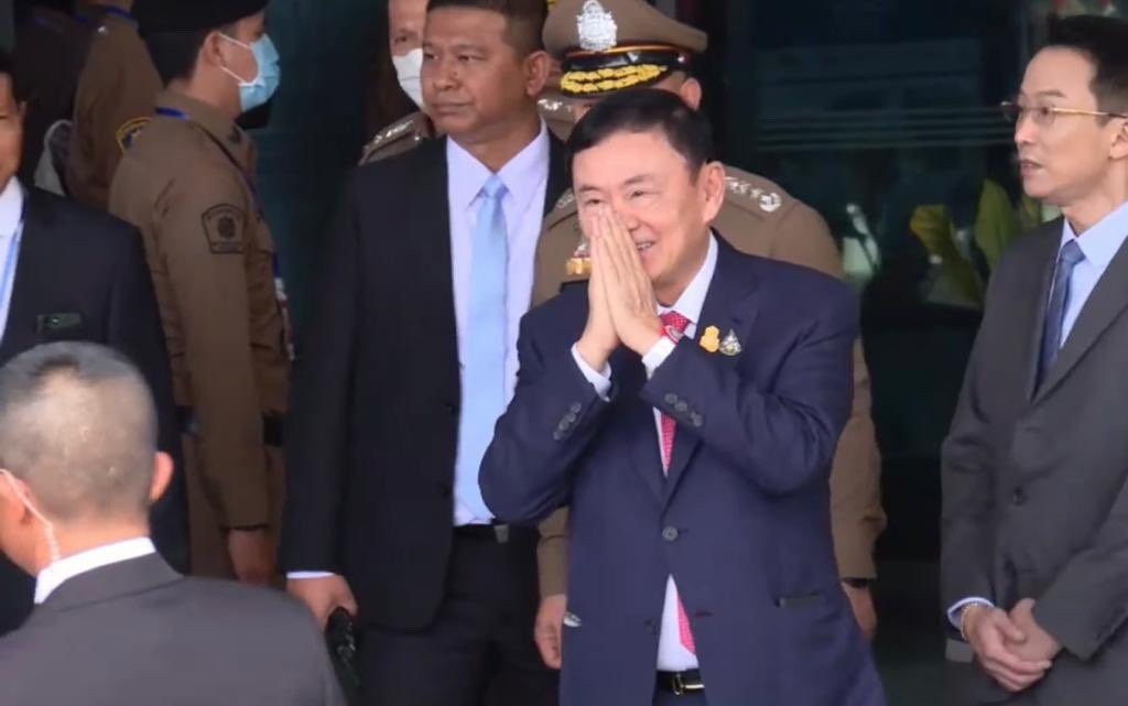 cuu thu tuong thai lan thaksin duoc tra tu do va thuc hien an treo hinh anh 1