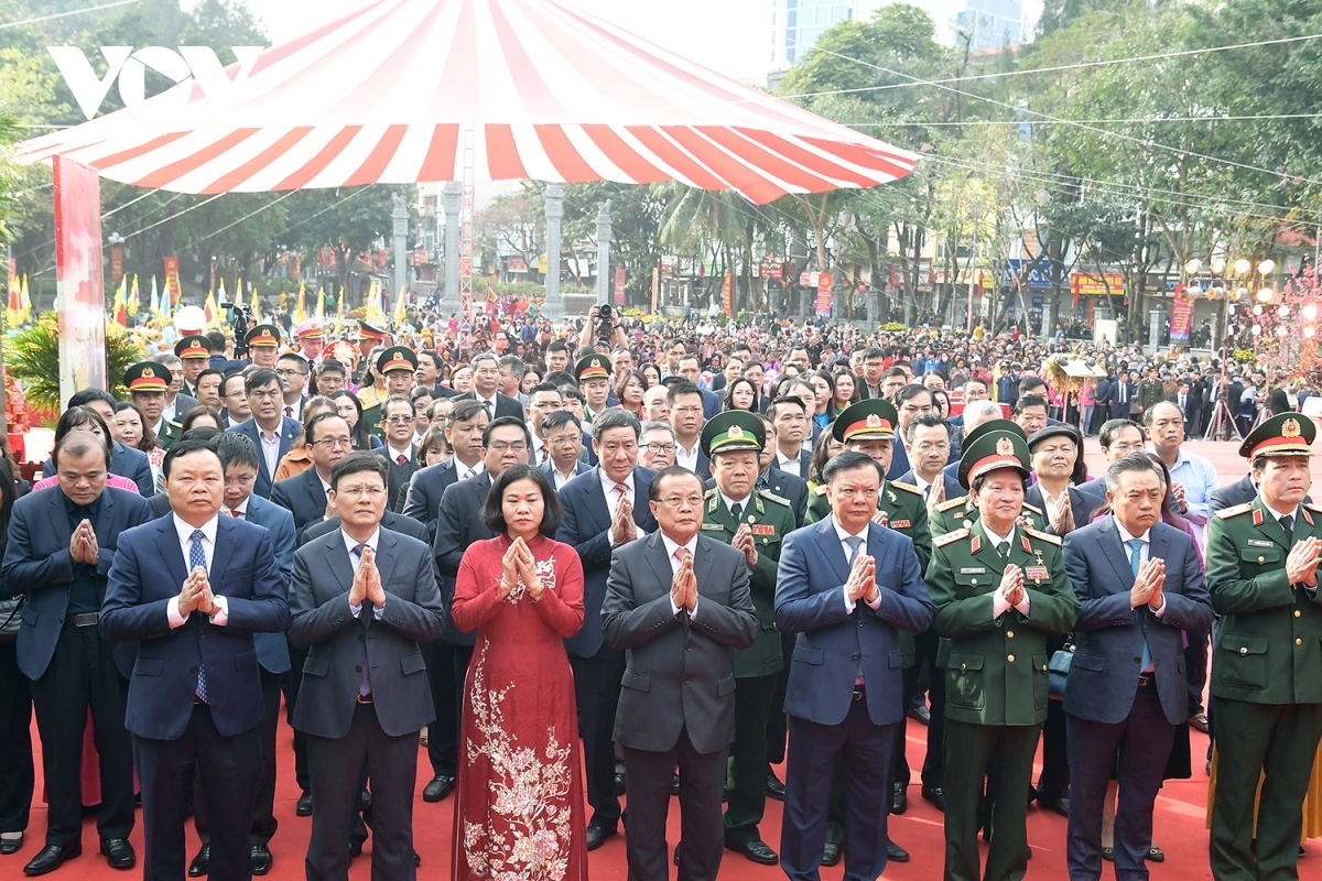thousands attend dong da festival in memory of king quang trung picture 3
