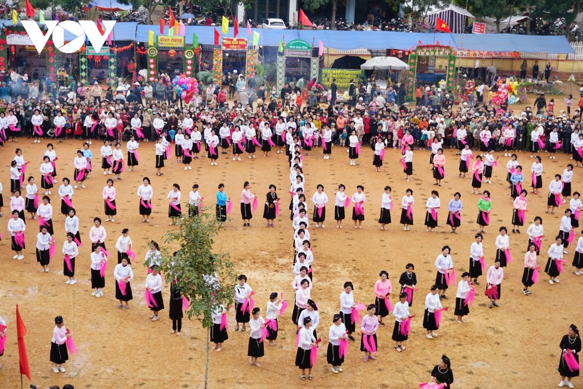 xo may festival in yen bai province excites crowds picture 4