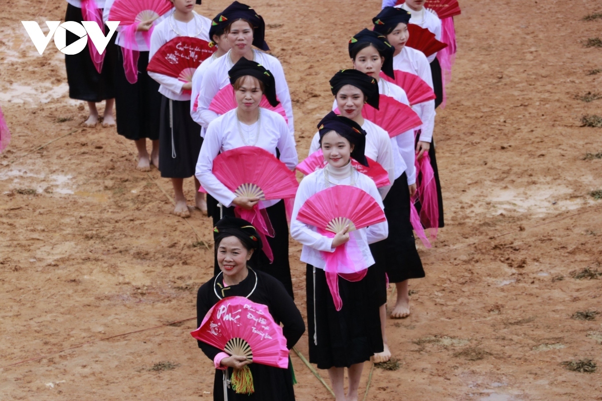 xo may festival in yen bai province excites crowds picture 7
