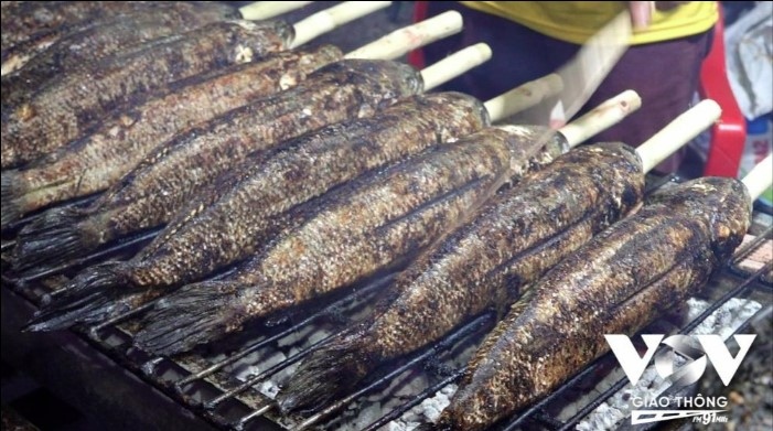 grilled snakehead fish on offer for god of wealth day picture 3