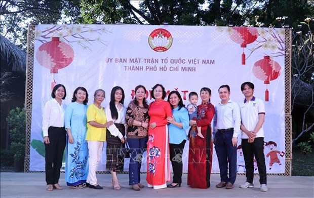 vietnamese family initiative strengthens ties with lao, cambodian students picture 1