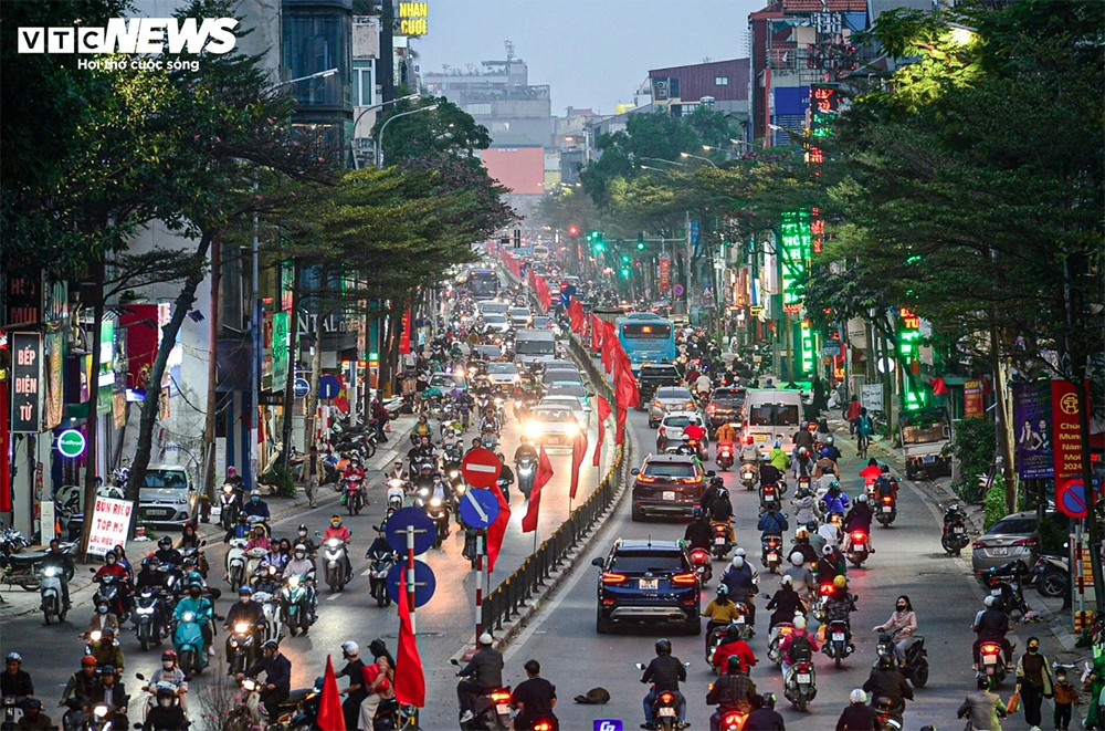 hanoi gateways jammed as people return home for tet picture 10