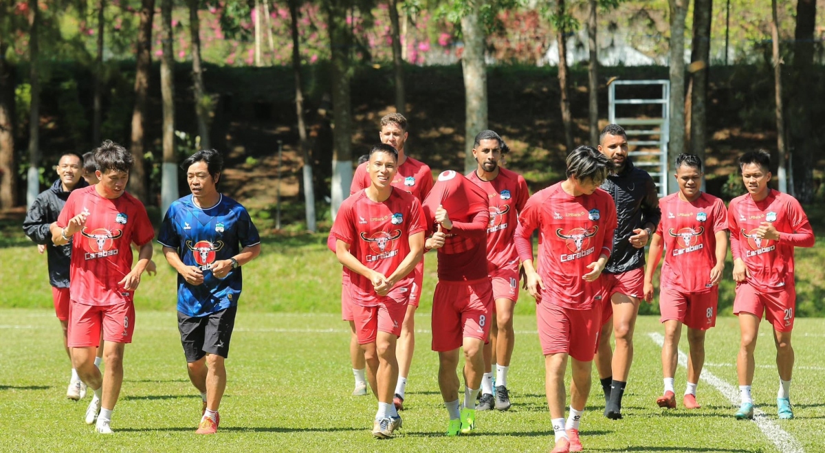 thua ha tinh, hagl tiep tuc chim sau o cuoi bang v-league hinh anh 3