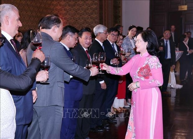 hcm city leaders meet with representatives of foreign diplomatic corps picture 1