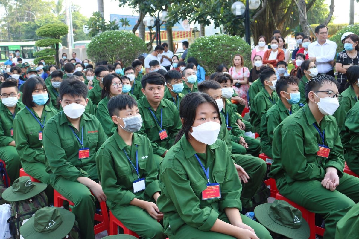 quan doi - truong hoc lon cua thanh nien hinh anh 3