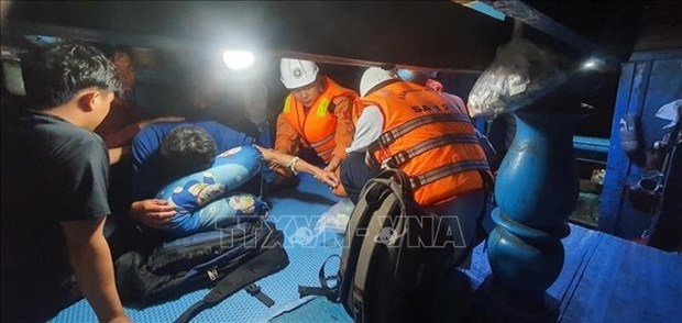 sick fisherman saved at sea off hoang sa islands picture 1