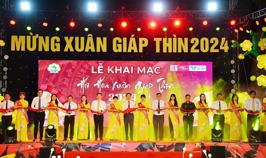 tung bung cac hoat dong nghe thuat don giao thua xuan giap thin 2024 hinh anh 2