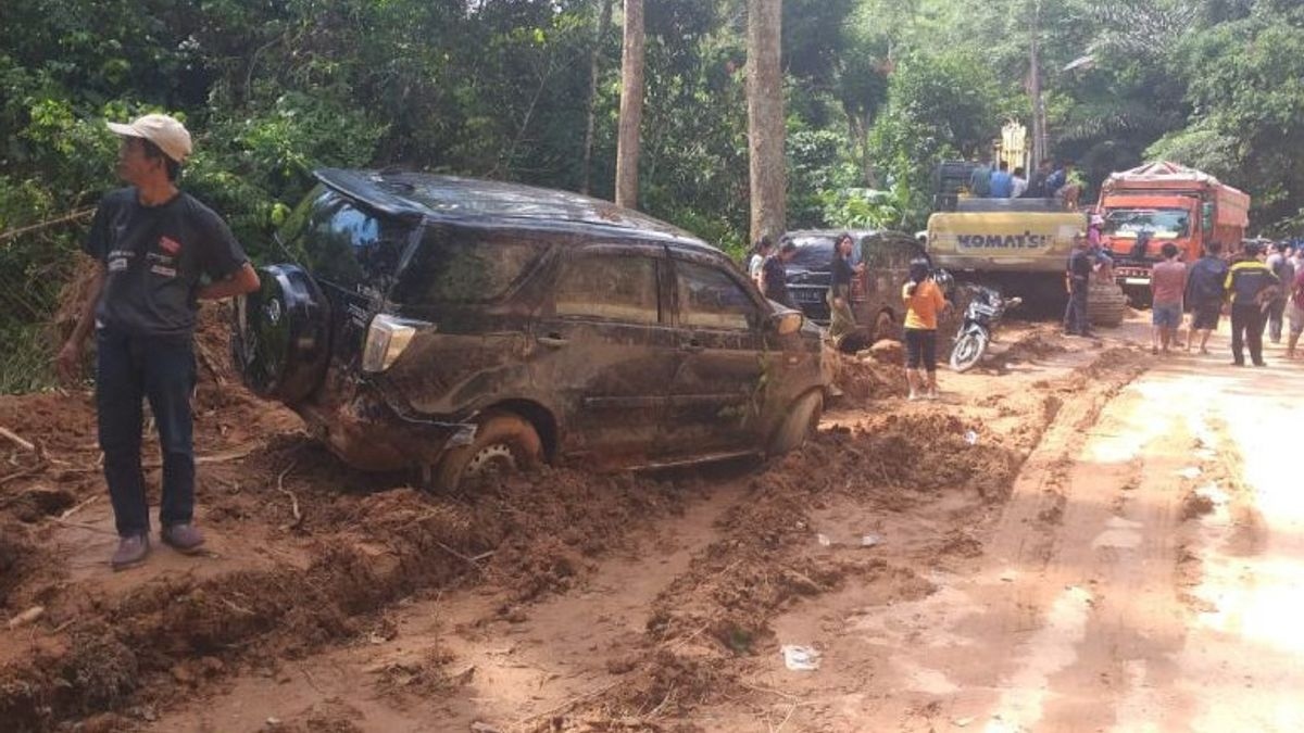 indonesia lo vach da tren quoc lo khien 16 nguoi thuong vong hinh anh 1