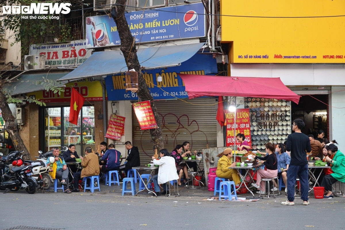 hang quan o ha noi dong khach, gia ca khong tang trong dip tet hinh anh 7