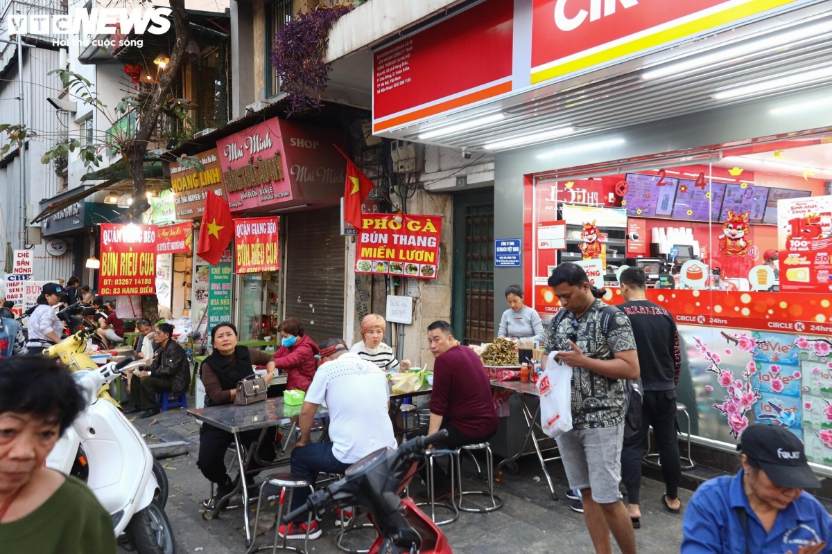 hang quan o ha noi dong khach, gia ca khong tang trong dip tet hinh anh 9