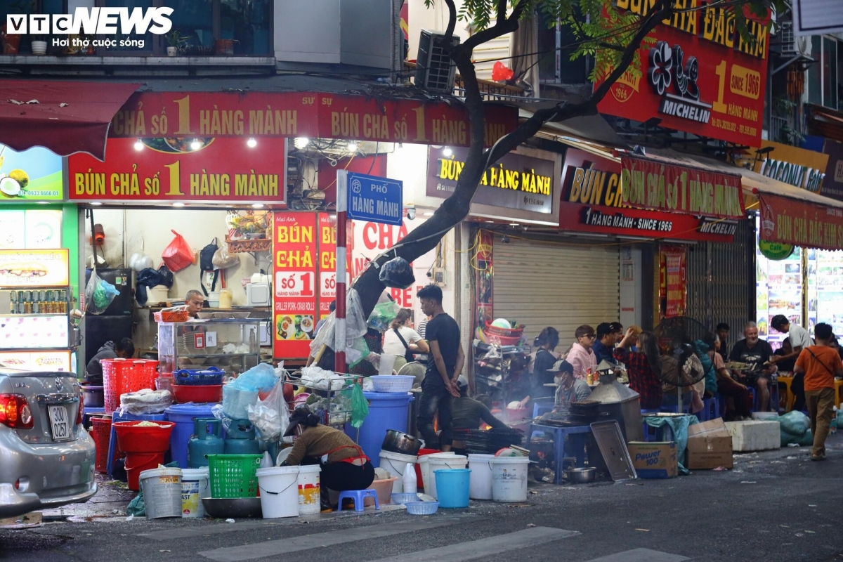 hang quan o ha noi dong khach, gia ca khong tang trong dip tet hinh anh 10