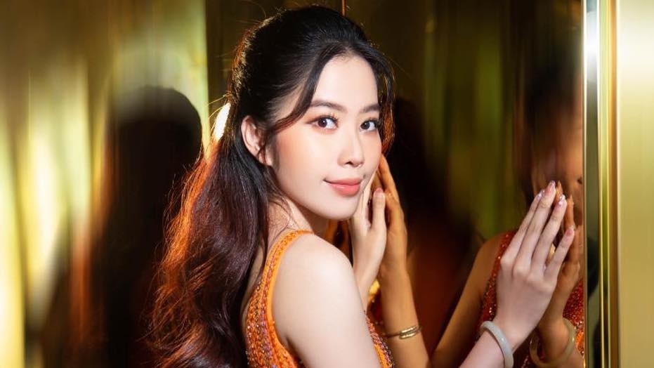 chuyen showbiz nam em xin loi vi livestream gay on ao mang xa hoi hinh anh 1