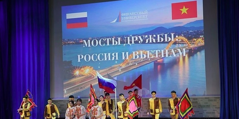 russia-vietnam friendship bridge tightens students solidarity picture 1