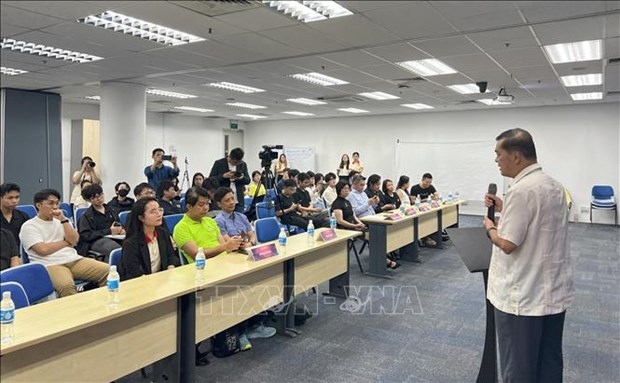 vietnamese students in singapore hold career fair picture 1