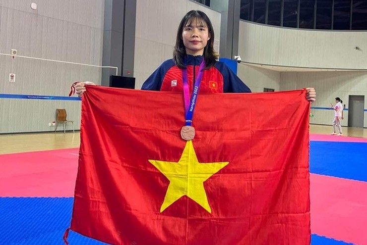 local taekwondo fighter wins silver medal at canada open picture 1