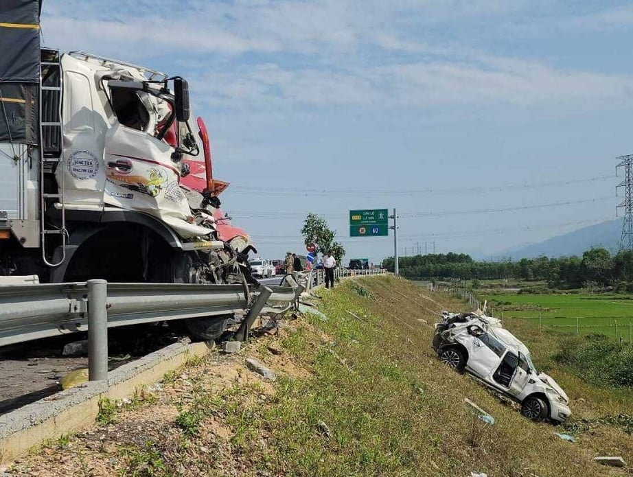 tu vu tngt tren cao toc cam lo - la son can ra soat cac tuyen tuong tu the nao hinh anh 1