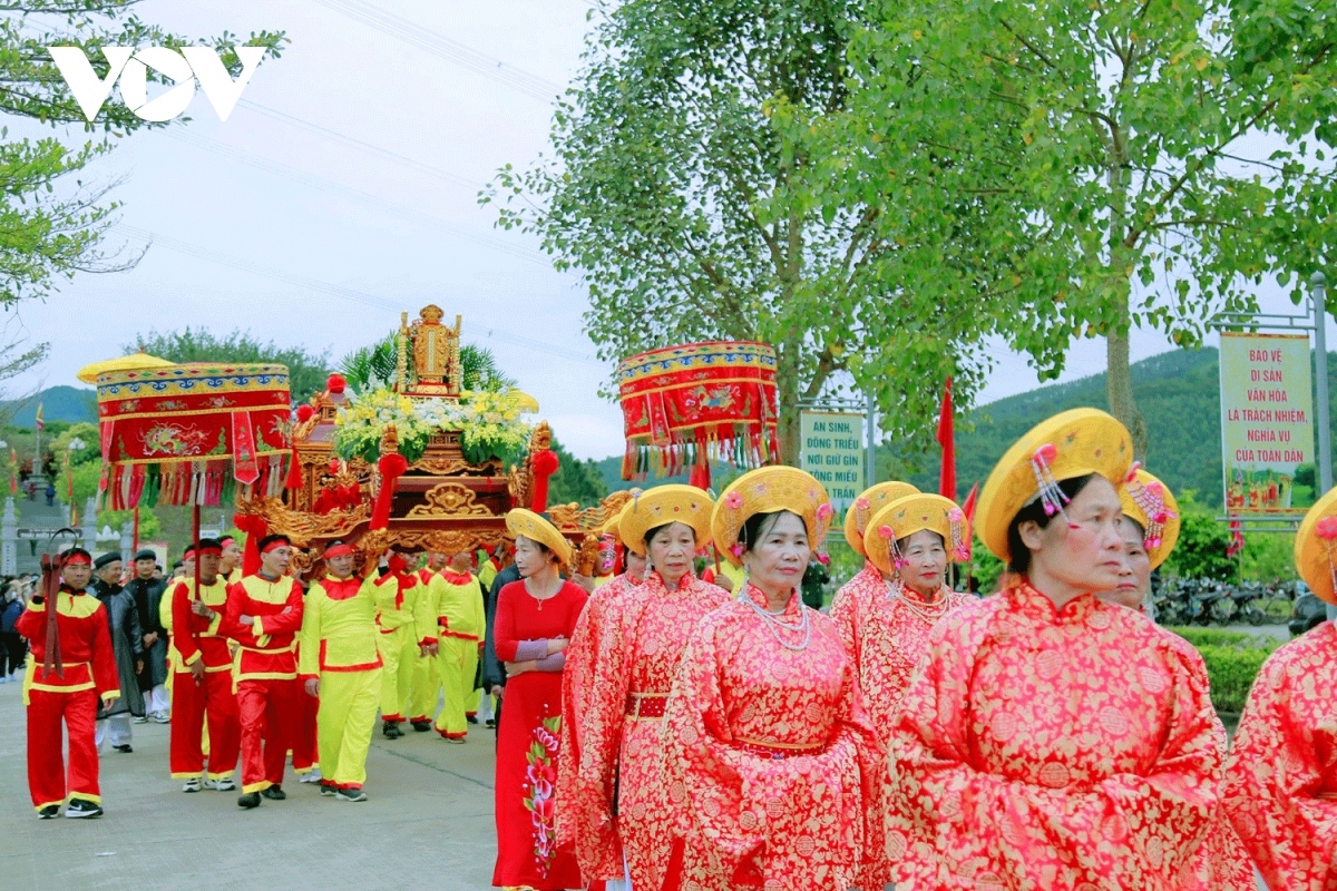 tran dynasty s thai mieu temple festival 2024 opens picture 12