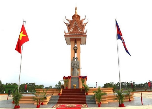 vietnam - cambodia friendship monument inaugurated in svay rieng picture 1