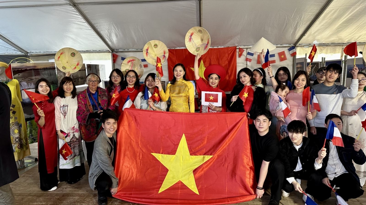 vietnamese booth impresses international friends at francophone festival picture 1