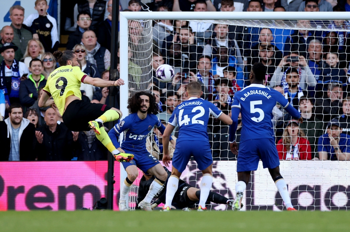 ket qua ngoai hang anh chelsea gay that vong, tottenham loi nguoc dong hinh anh 15