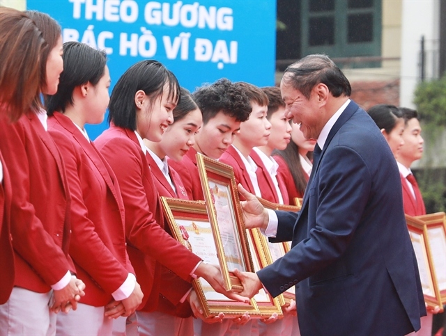 vietnam glory honours best athletes, olympic run and run for peace launched picture 1