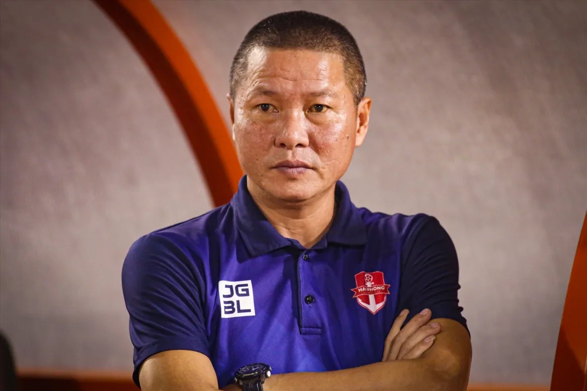 hlv chu Dinh nghiem dan dat ninh binh tu vong 25 v-league 2025 2026 hinh anh 1