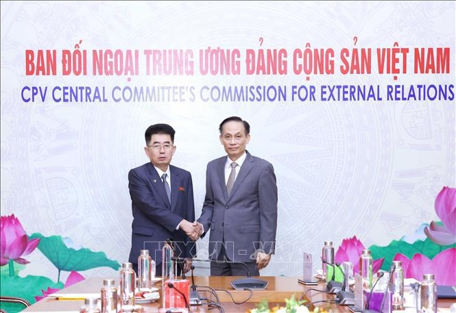 vietnamese, dprk senior party officials hold talks picture 1