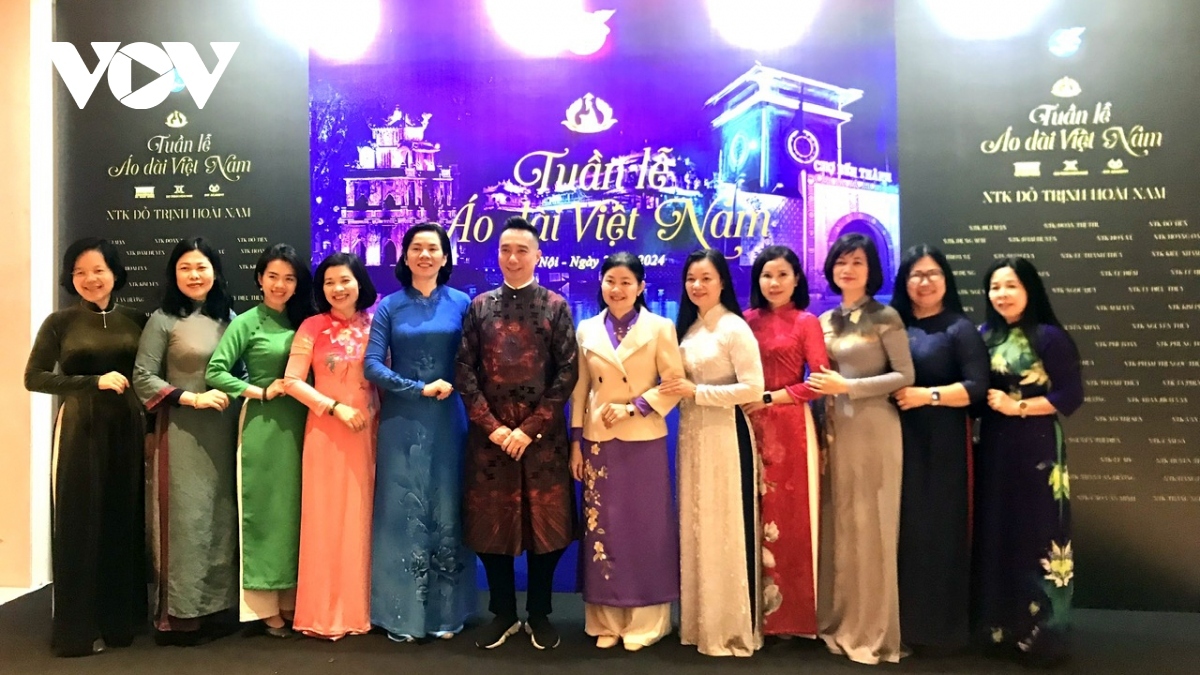 foreign ambassadors wives model at ao dai week 2024 picture 1