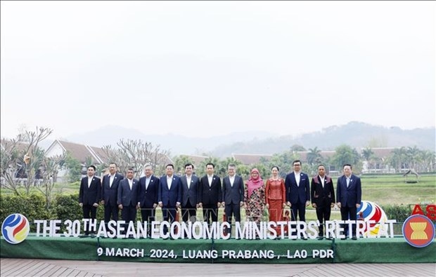 vietnam attends 30th asean economic ministers retreat in laos picture 1
