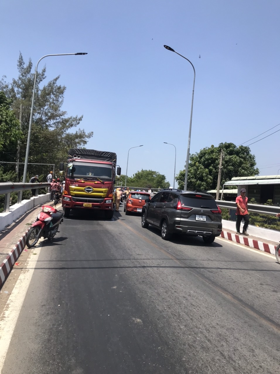 Tiền Giang: Hai học sinh thương vong do xe tải va quẹt