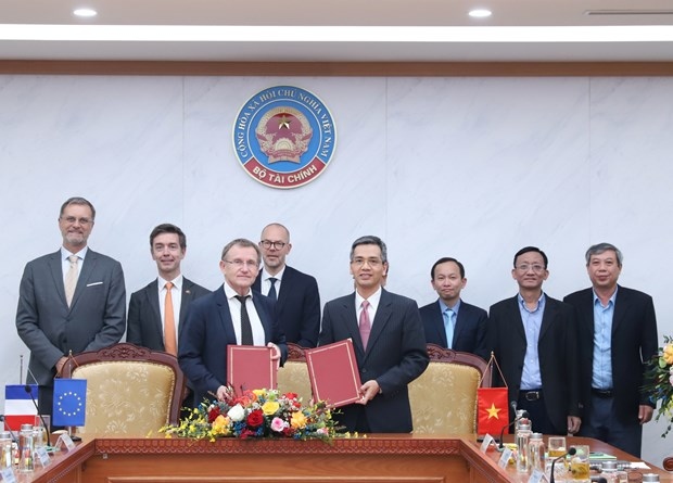 vietnam, france exchange funding agreement for climate change projects picture 1