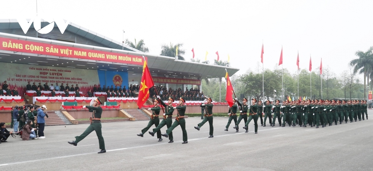 rehearsal for military parade to mark 70th anniversary of dien bien phu victory picture 11