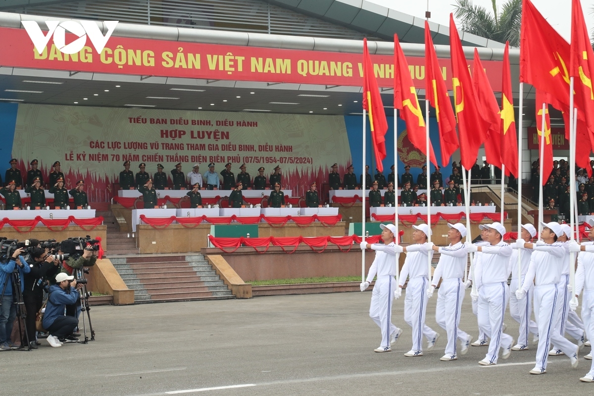 rehearsal for military parade to mark 70th anniversary of dien bien phu victory picture 3