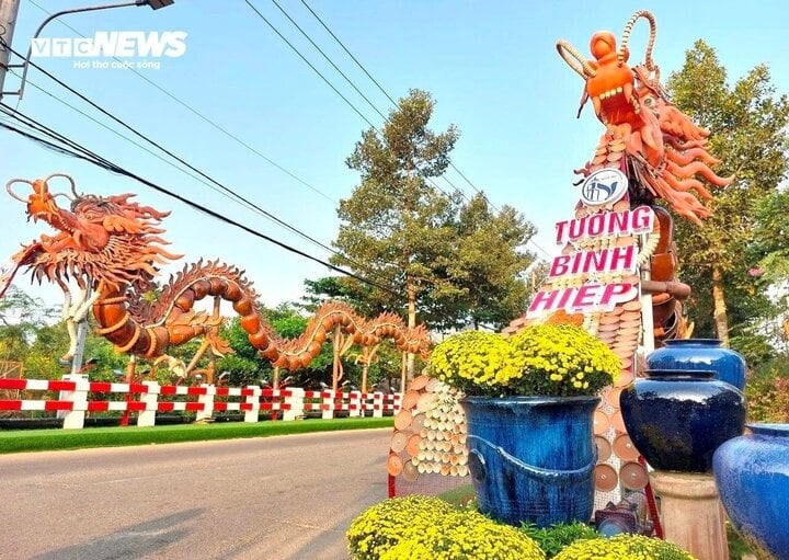 unique pair of clay dragon statues sets new vietnamese record picture 1