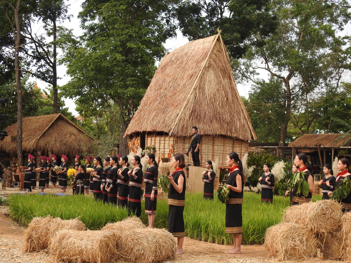 Chương trình Nghệ thuật “Đăk Hà ngày mùa” thu hút hàng nghìn khán giả