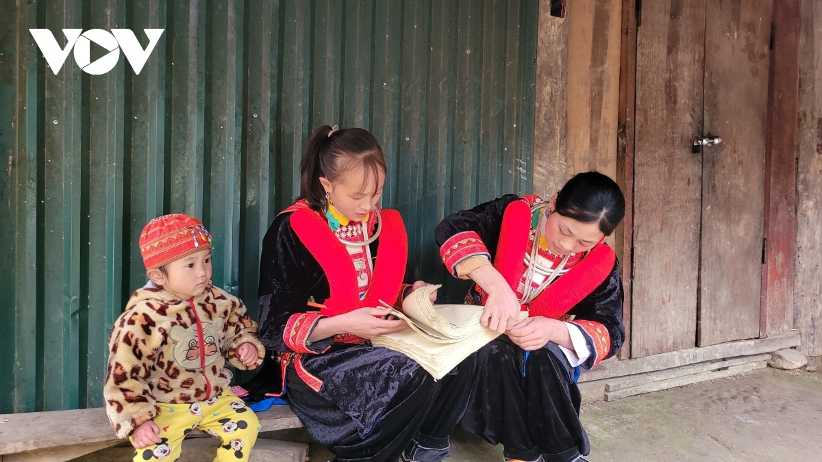 exploring paper-making craft of dao ethnic people in cao bang picture 8
