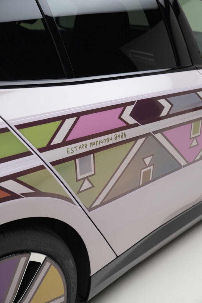BMW phát triển công nghệ đổi màu trên chiếc xe nghệ thuật i5