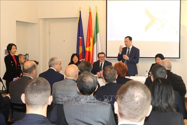 vietnamese embassy to italy works to boost locality-to-locality cooperation picture 1