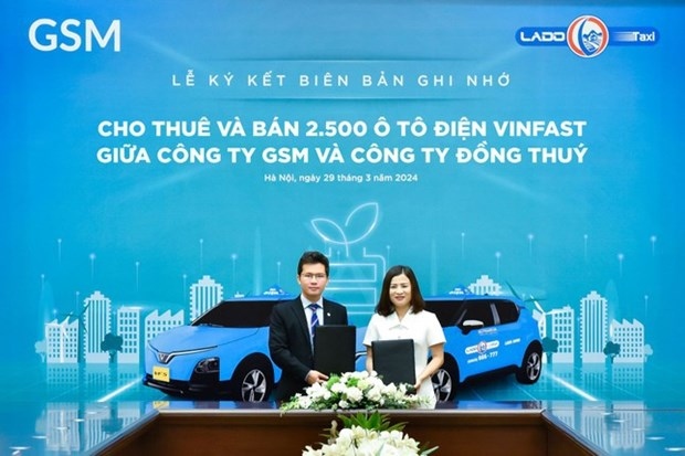 lado taxi signs mou to buy, lease 2,500 vinfast electric cars picture 1