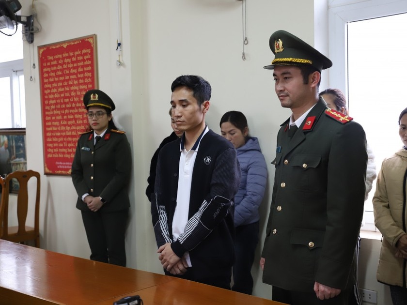 individuals prosecuted for organising illegal exits to china, rok picture 1