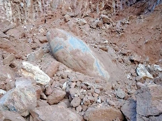 over 100kg bomb successfully deactivated in binh dinh picture 1