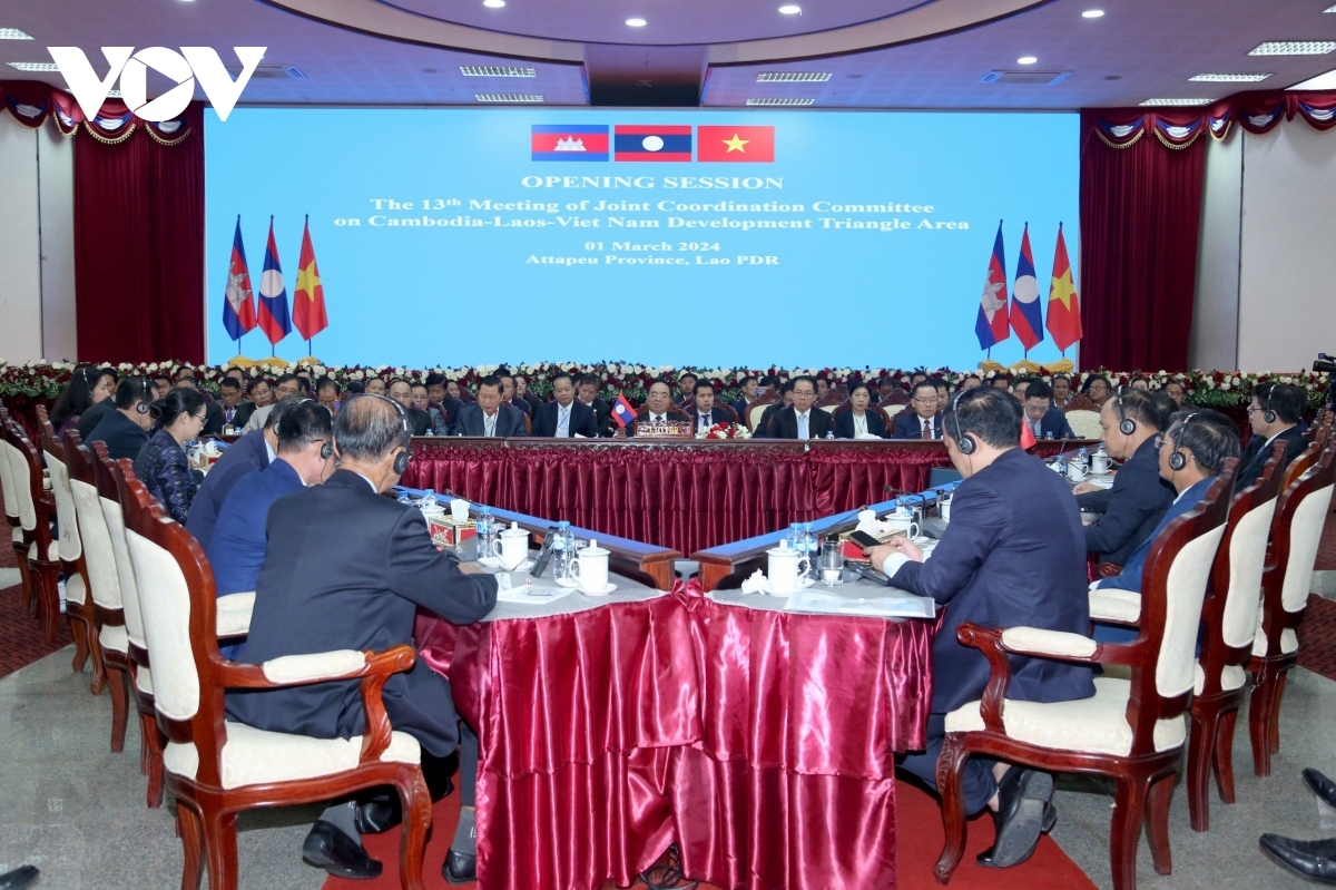 vietnam boosts ties with cambodia, laos in development triangle area picture 2