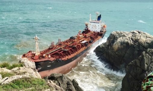 Wrecked ship to be salvaged in Quang Nam