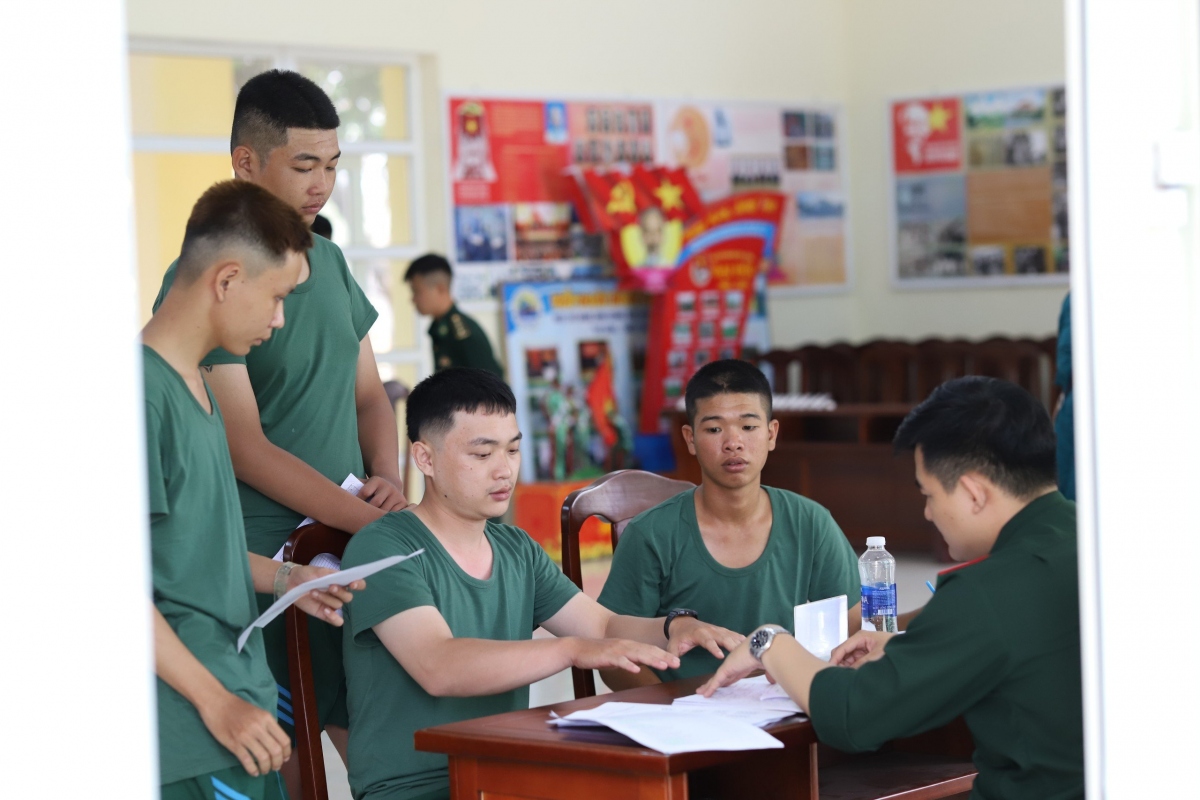 Tân binh biên phòng Đắk Lắk: Những thử thách đầu tiên trên thao trường