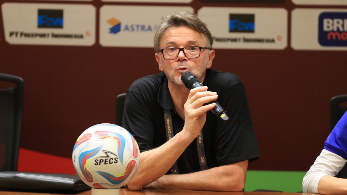 HLV Troussier nói gì sau trận ĐT Việt Nam thua ĐT Indonesia?