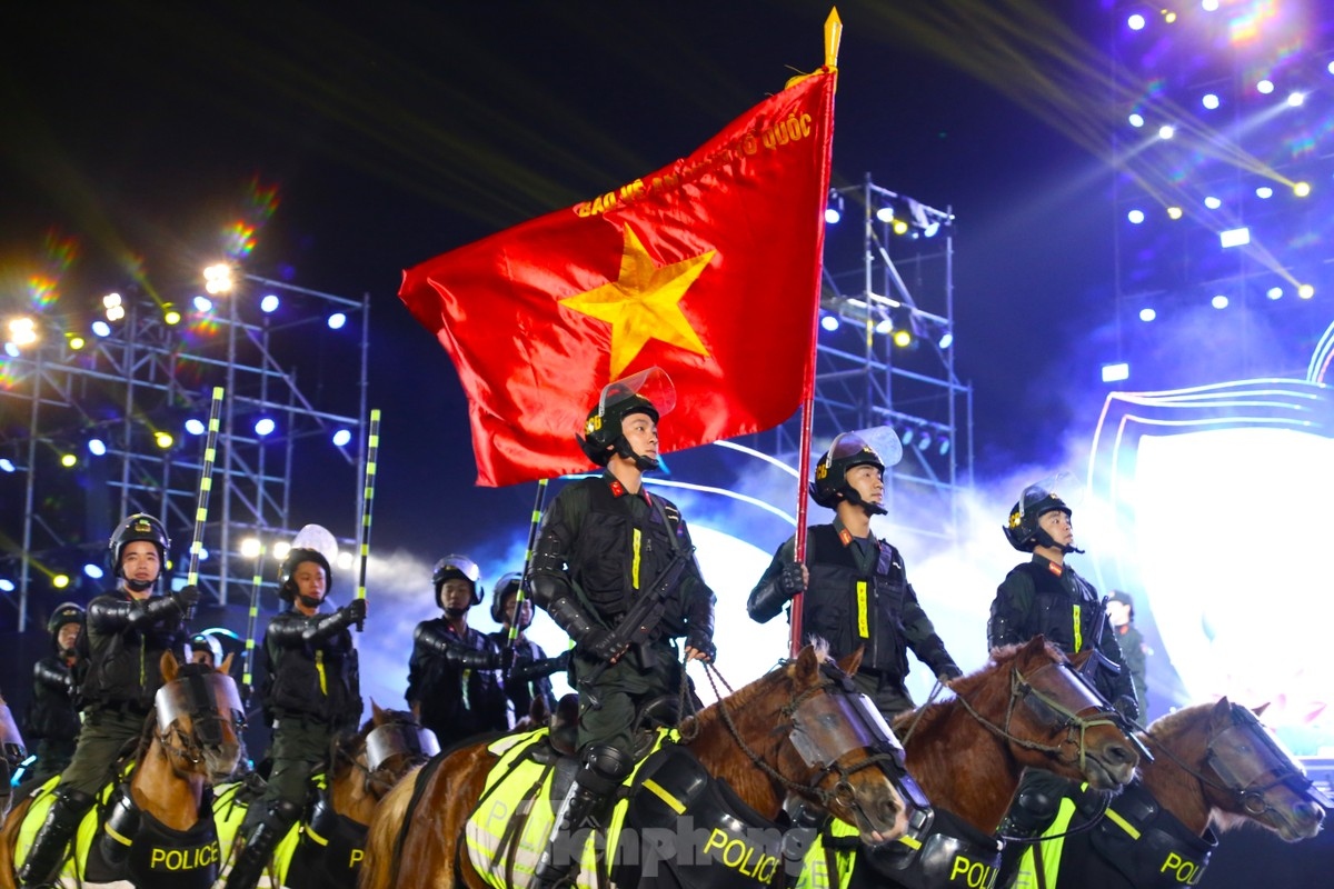vietnamese cavalry mobile police force puts in impressive performance picture 2