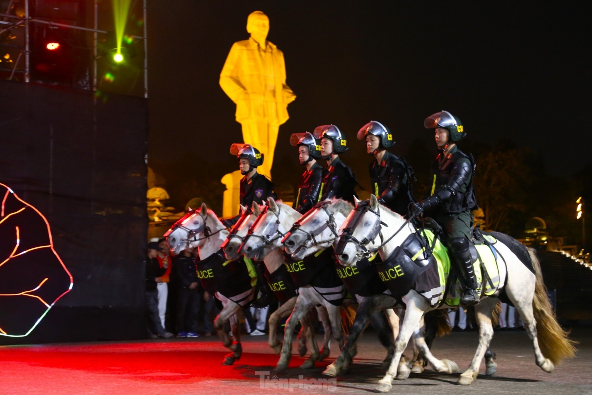 vietnamese cavalry mobile police force puts in impressive performance picture 4