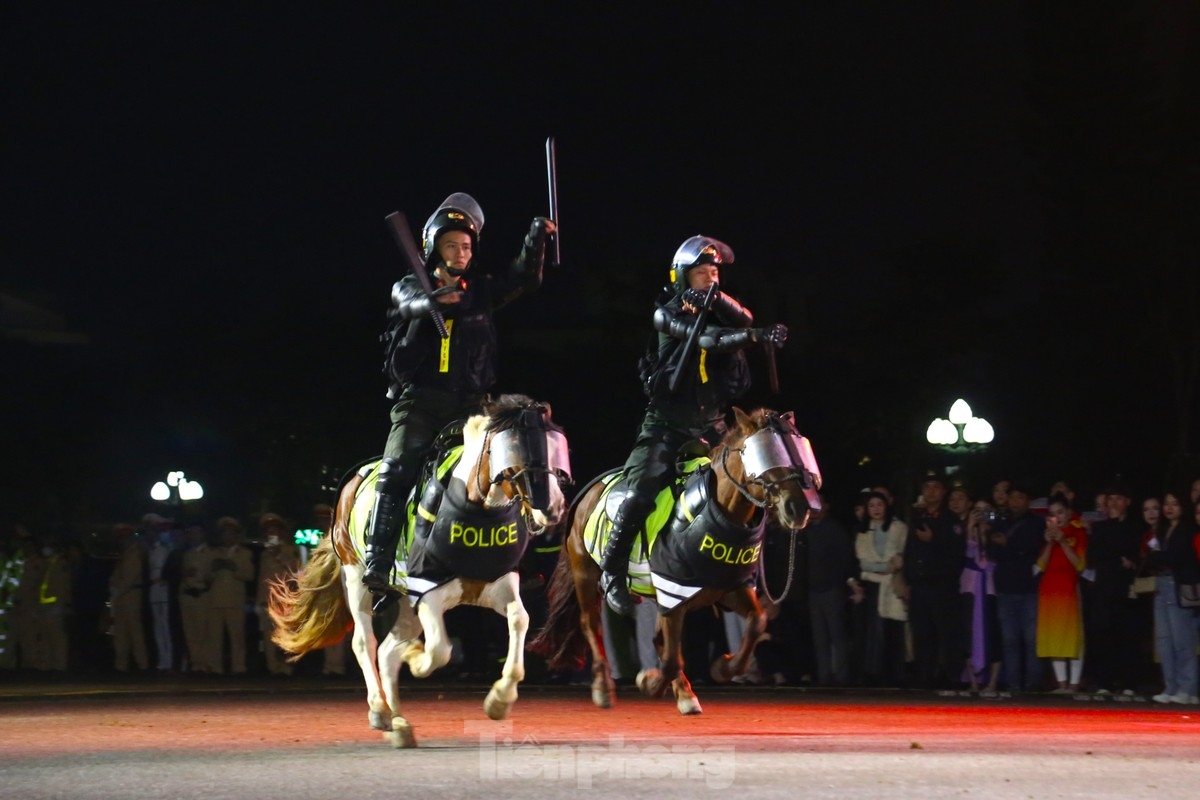 vietnamese cavalry mobile police force puts in impressive performance picture 6