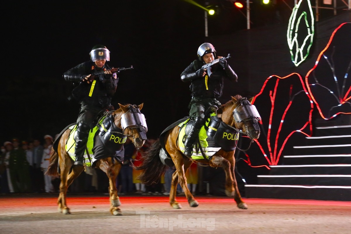 vietnamese cavalry mobile police force puts in impressive performance picture 7